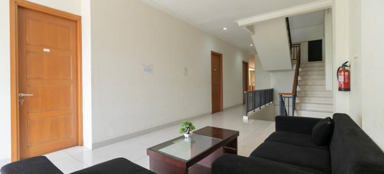 RedDoorz Near Universitas Esa Unggul Bekasi Harapan Indah图片
