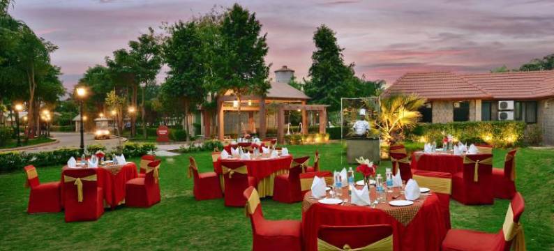 加瓦丹西拉达布里吉瓦顺塔拉水疗度假村(Shri Radha Brij Vasundhara Resort & Spa)图片