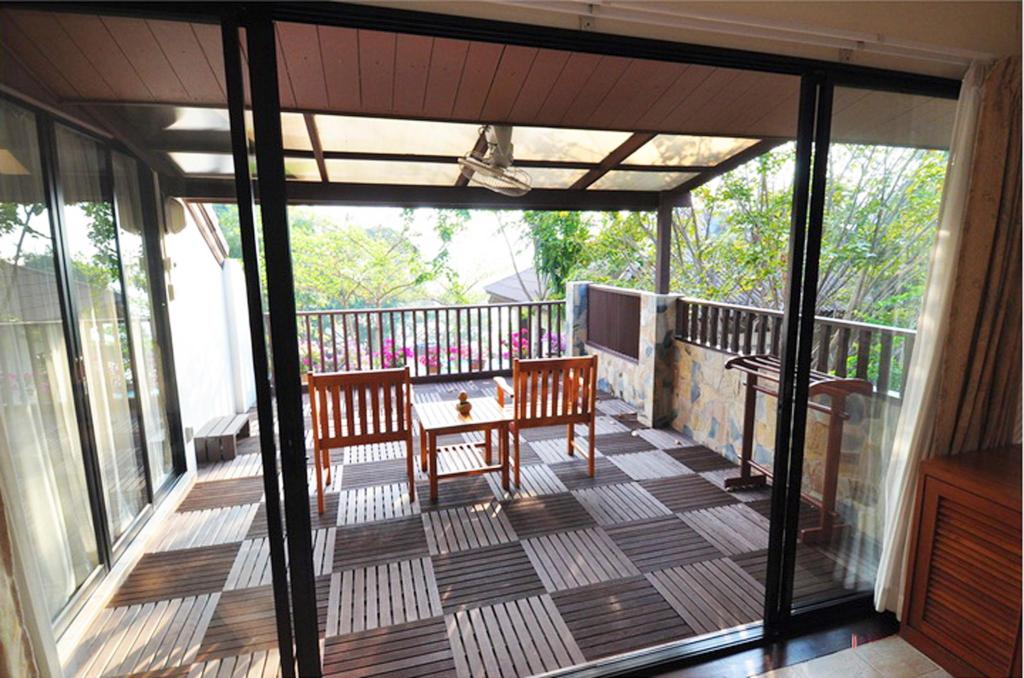 Birds and Bees Resort Over view