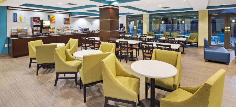 伯明翰贝斯特韦斯特优质套房酒店(Best Western Plus Birmingham Inn  Suites)图片
