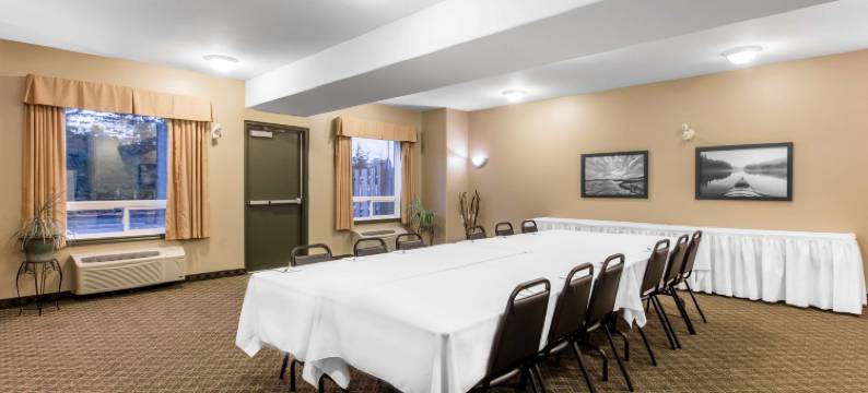 阿默斯特速8酒店(Super 8 by Wyndham Amherst NS)图片