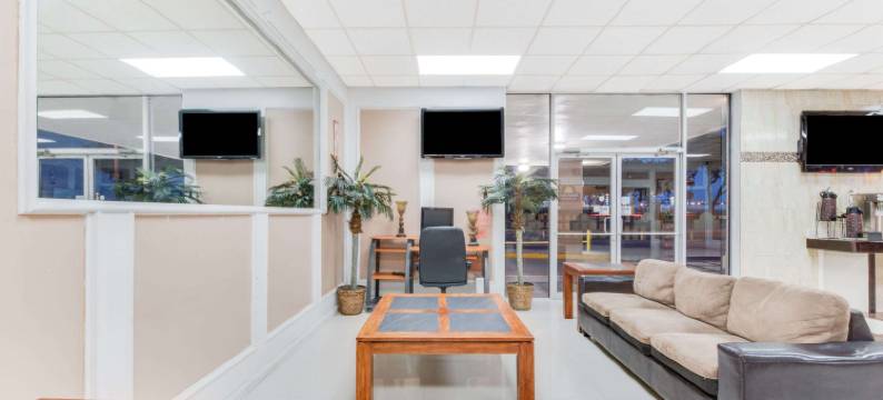 拉雷多戴斯套房酒店(Days Inn & Suites by Wyndham Laredo)图片