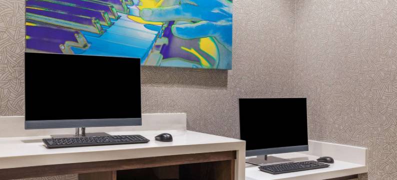 堪萨斯城灯塔山拉昆塔温德姆套房酒店(La Quinta Inn & Suites by Wyndham Kansas City Beacon Hill)图片