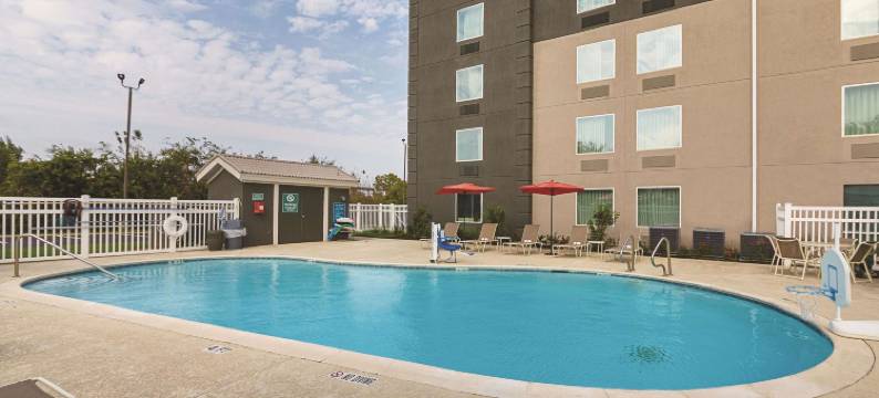 奥斯汀圆石城拉昆塔温德姆套房酒店(La Quinta Inn & Suites by Wyndham Austin Round Rock)图片