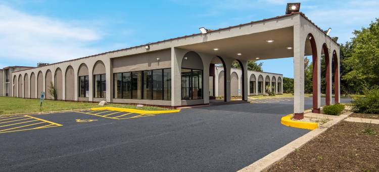 芝加哥-北奥罗拉内珀维尔霍姆汤公寓及会议中心(Red Roof Inn & Conference Center Chicago – Aurora/ Fox Valley)图片