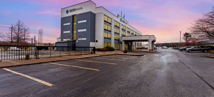 伊利娱乐场附近克拉丽奥酒店(Clarion Pointe Near Erie Casino)图片