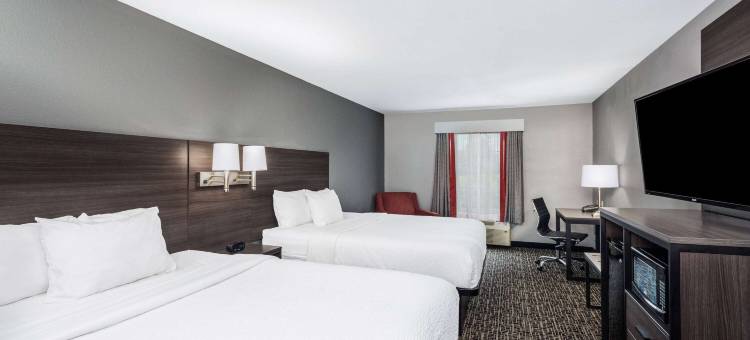 塞勒斯堡-路易斯维尔北温德姆华美达酒店(Ramada by Wyndham Sellersburg/Louisville North)图片