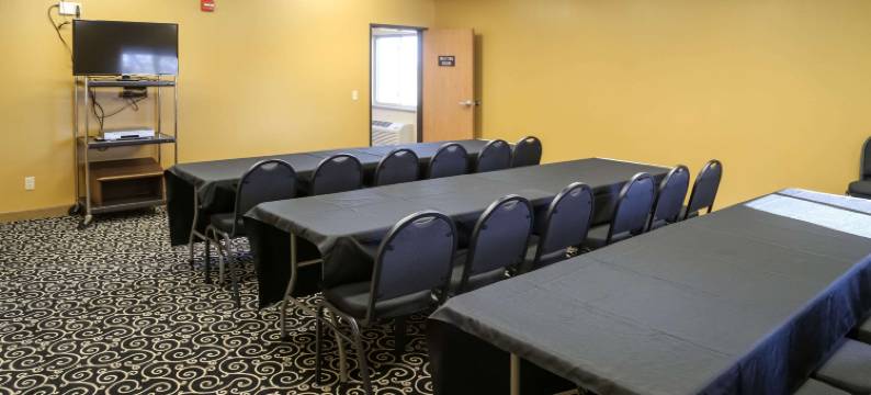 昆特品质酒店及套房沃特敦近草原湖冰场(Quality Inn & Suites Watertown Near Prairie Lakes Ice Arena)图片