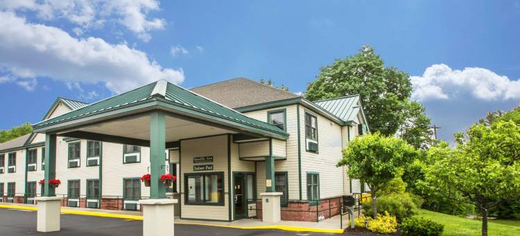 格伦福尔斯-昆斯伯里伊克诺旅馆(Econo Lodge Glens Falls - Lake George)图片