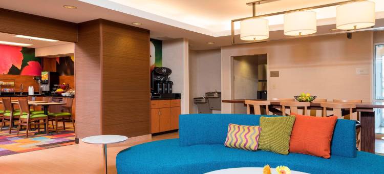 布卢明顿万枫酒店及套房(Fairfield Inn & Suites Bloomington)图片