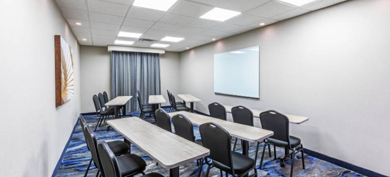 塔尔萨市中心万豪万枫酒店(Fairfield Inn & Suites Tulsa Downtown Arts District)图片