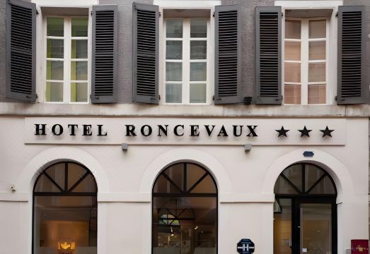 Hôtel le Roncevaux Hotel Overview