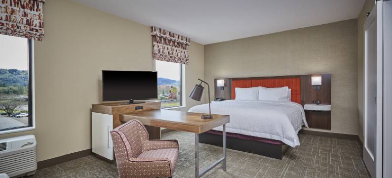 罗斯堡欢朋套房酒店(Hampton Inn & Suites Roseburg)图片