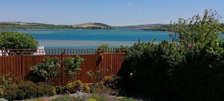 卡梅尔河口和大海无遮挡的壮丽全景度假屋(Uninterrupted spectacular views over the Camel Estuary and ocean.)图片