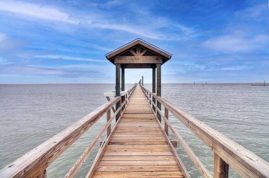 Beautiful Waterfront Allegro North Private Fishing Pier, Boat Launch, Pool