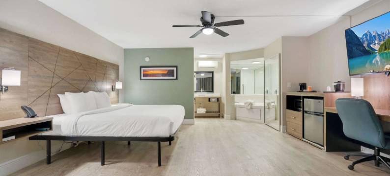 好莱坞大道凯艺套房酒店(Quality Inn & Suites Airport - Cruise Port Hollywood)图片