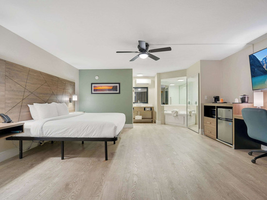 好莱坞大道凯艺套房酒店