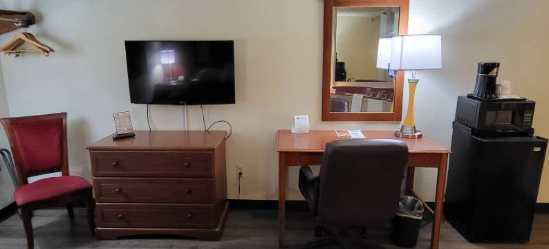 坎顿-利福尼亚地区速8酒店(Super 8 by Wyndham Canton/Livonia Area)图片