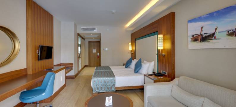 Ramada Hotel & Suites by Wyndham Kusadasi图片