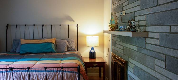 巨大庄园带室内热水浴缸和台球桌(Huge Manor w Indoor Hot Tub and Pool Table)图片