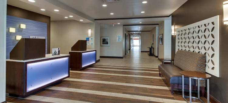 Holiday Inn Express 奇克托瓦加(Holiday Inn Express Cheektowaga North East)图片