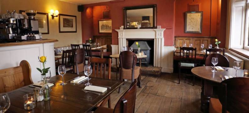 白金汉郡阿姆斯酒店(Buckinghamshire Arms)图片