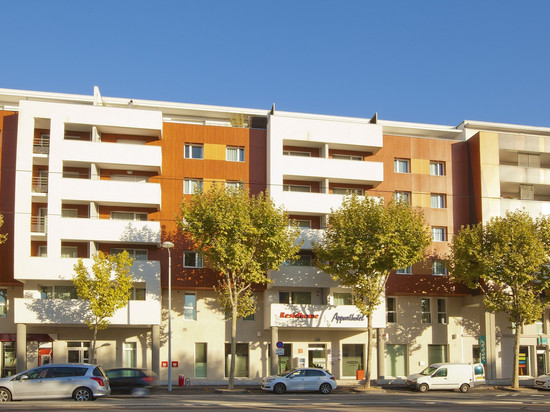 厄斯德姆克莱蒙费朗日尔戈维亚酒店