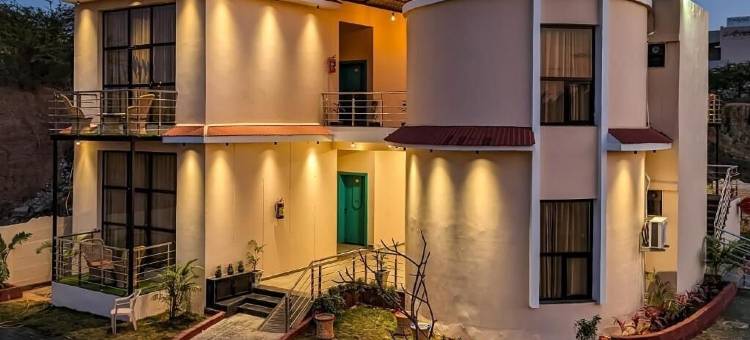 皇家里维埃拉度假村&住宿(The Royal Riviera Resort & Stay)图片