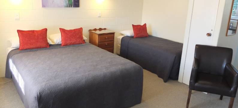 克罗尼尔庭院汽车旅馆(Colonial Court Motel)图片