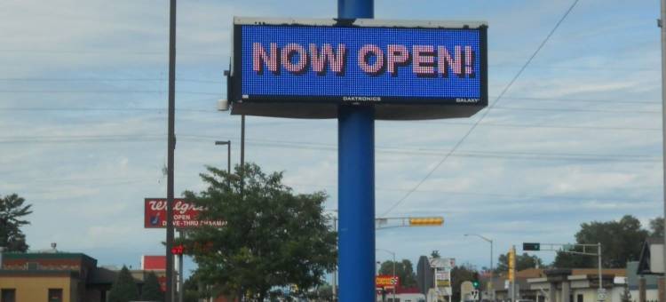 激流套房旅馆(Rapids Inn & Suites)图片