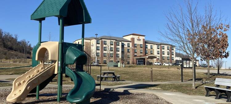 舒适套房酒店-桥港市克拉克斯堡(Comfort Suites Bridgeport - Clarksburg)图片