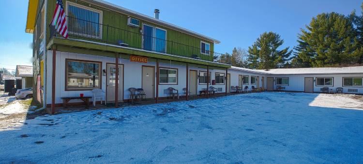 OYO 爱之酒店在莫霍克辛湖 WI 托马霍克(Love Hotels Tomahawk by OYO at Lake Mohawksin WI)图片