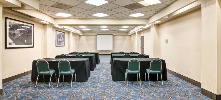 希尔顿欢朋套房酒店-卡尔加里西机场(Hampton Inn & Suites by Hilton Calgary-Airport)图片