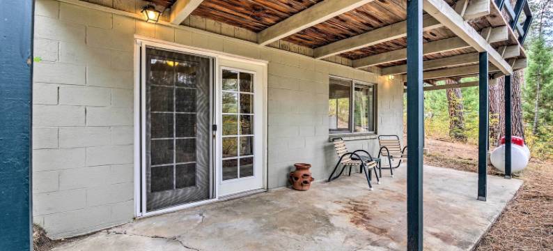 山坡藏身处：温暖舒适的露台湖小木屋(Hillside Hideaway Warm and Cozy Terrace Lakes Cabin)图片