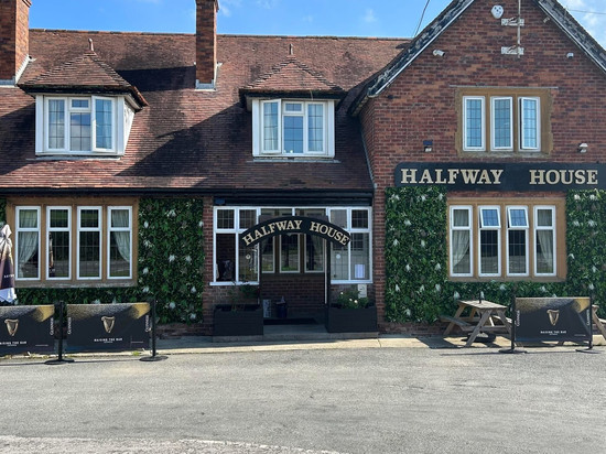 中途之家乡村旅馆