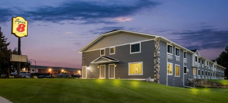 亚历山大明尼苏达州速8酒店(Super 8 by Wyndham Alexandria MN)图片