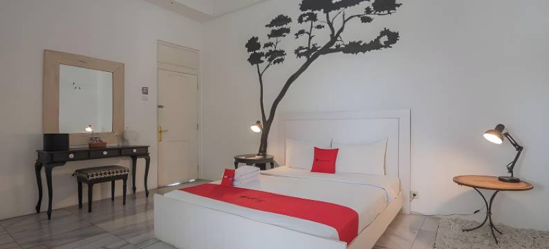 红门酒店-近乌皮瑟尔桑巴朱里万隆(RedDoorz Near Upi Sersan Bajuri Bandung)图片