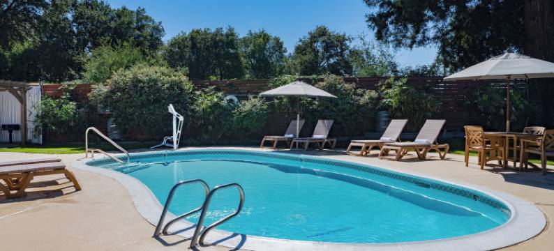 尤凯亚速 8 酒店(Super 8 By Wyndham Ukiah)(The Orchard Hotel Ukiah Wine Country Free Breakfast, Pool, & Hot Tub)图片