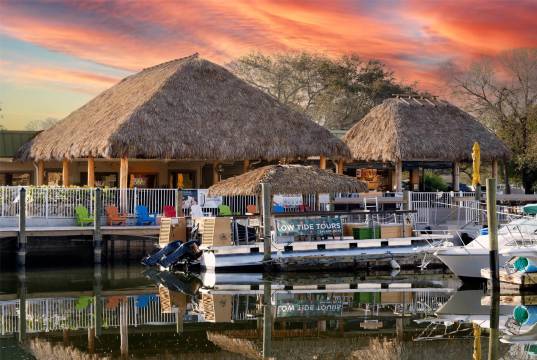 萨拉索塔海滨温德姆华美达酒店(Ramada by Wyndham Sarasota Waterfront)