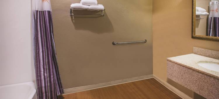 印第安纳波利斯北金字塔拉昆塔温德姆酒店(La Quinta Inn by Wyndham Indianapolis North at Pyramids)图片