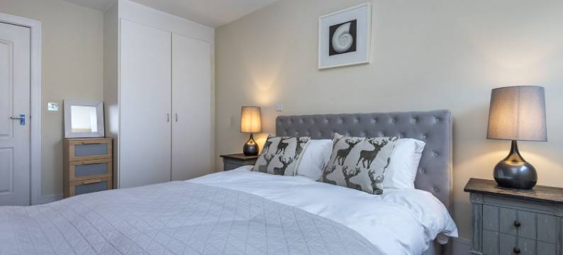 河畔公寓(Riverside Apartment)图片