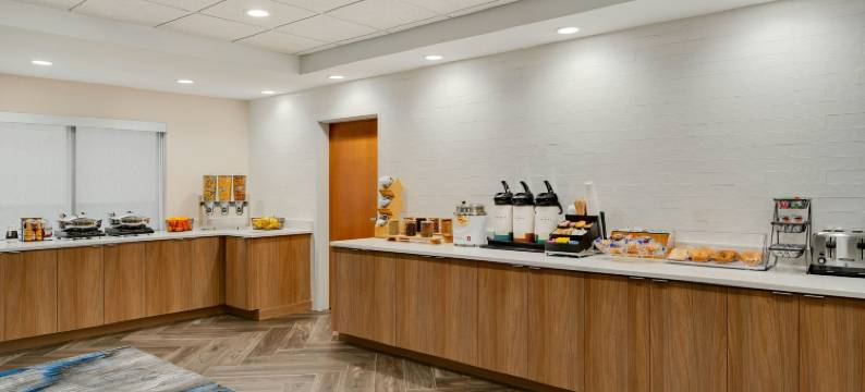 布卢明顿万豪万枫酒店(Fairfield Inn & Suites Bloomington)图片