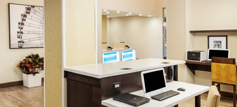 智选假日套房酒店-桑达斯基(Holiday Inn Express & Suites SANDUSKY by IHG)图片