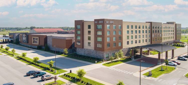 奥克格罗夫赛马游戏和酒店(Oak Grove Racing Gaming Hotel)图片