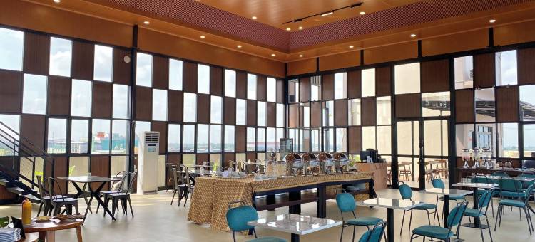 Gombong前线酒店(Front One Hotel Gombong)图片