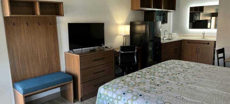 红屋顶乡村工作室乔治城，KY(HomeTowne Studios Georgetown, KY)图片