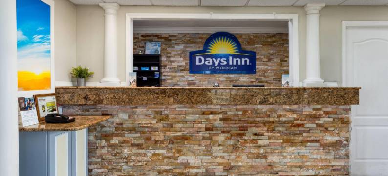 迈尔斯堡斯普林斯戴斯度假酒店(Days Inn by Wyndham Fort Myers Springs Resort)图片