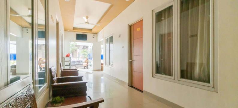 红多兹普拉斯酒店-近巨港机场3号(RedDoorz Plus Near Palembang Airport 3)图片