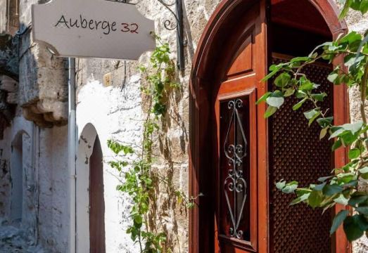 Auberge 32 Old Town Hotel Overview