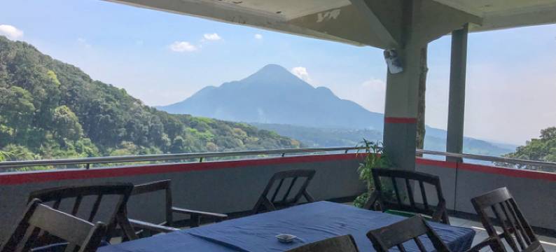 OYO 90132莱雅马斯酒店(Hotel Lie Mas Prigen Pasuruan Mitra RedDoorz)图片